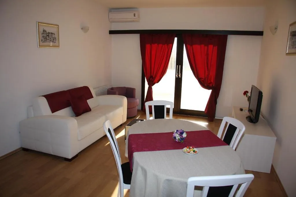 Apartments Zuvela Split 0*,